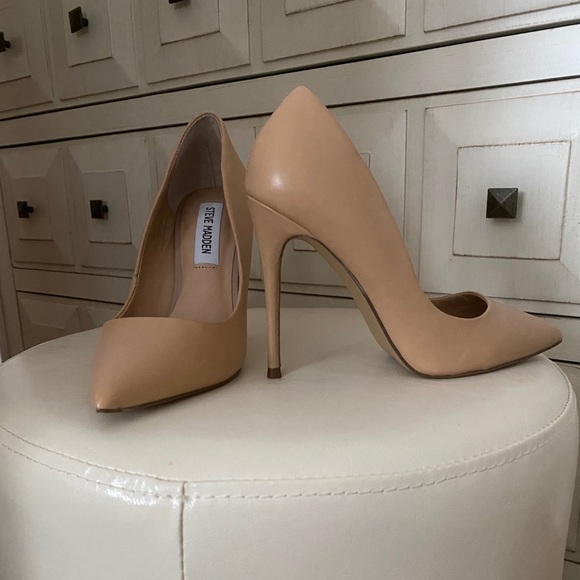 Steve Madden Nude Stiletto - Size 5.5 Brand New. Unworn. - Picture 1 of 14